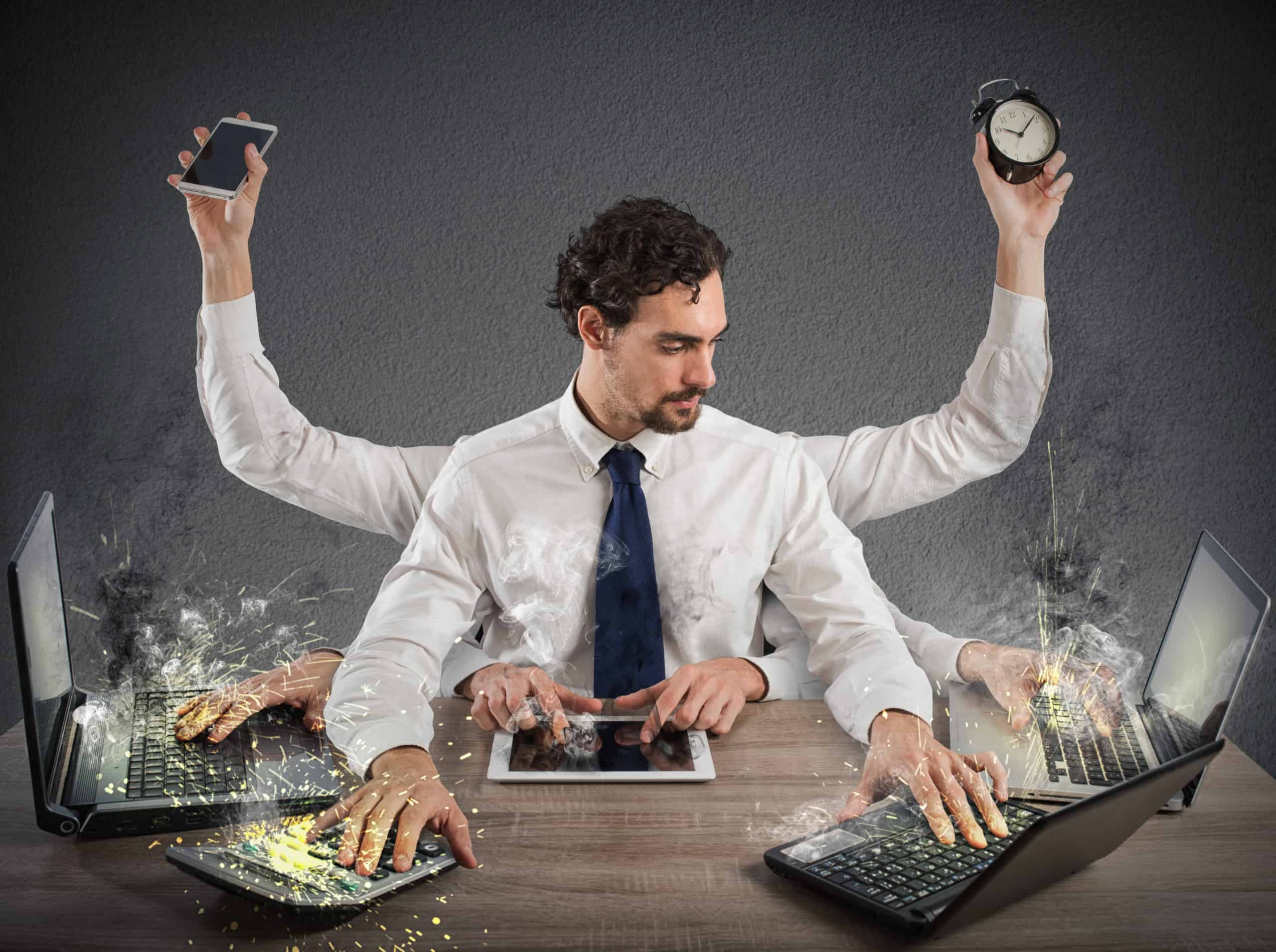 Multitasking-Büroarbeiter Multitasking-Büroarbeiter
