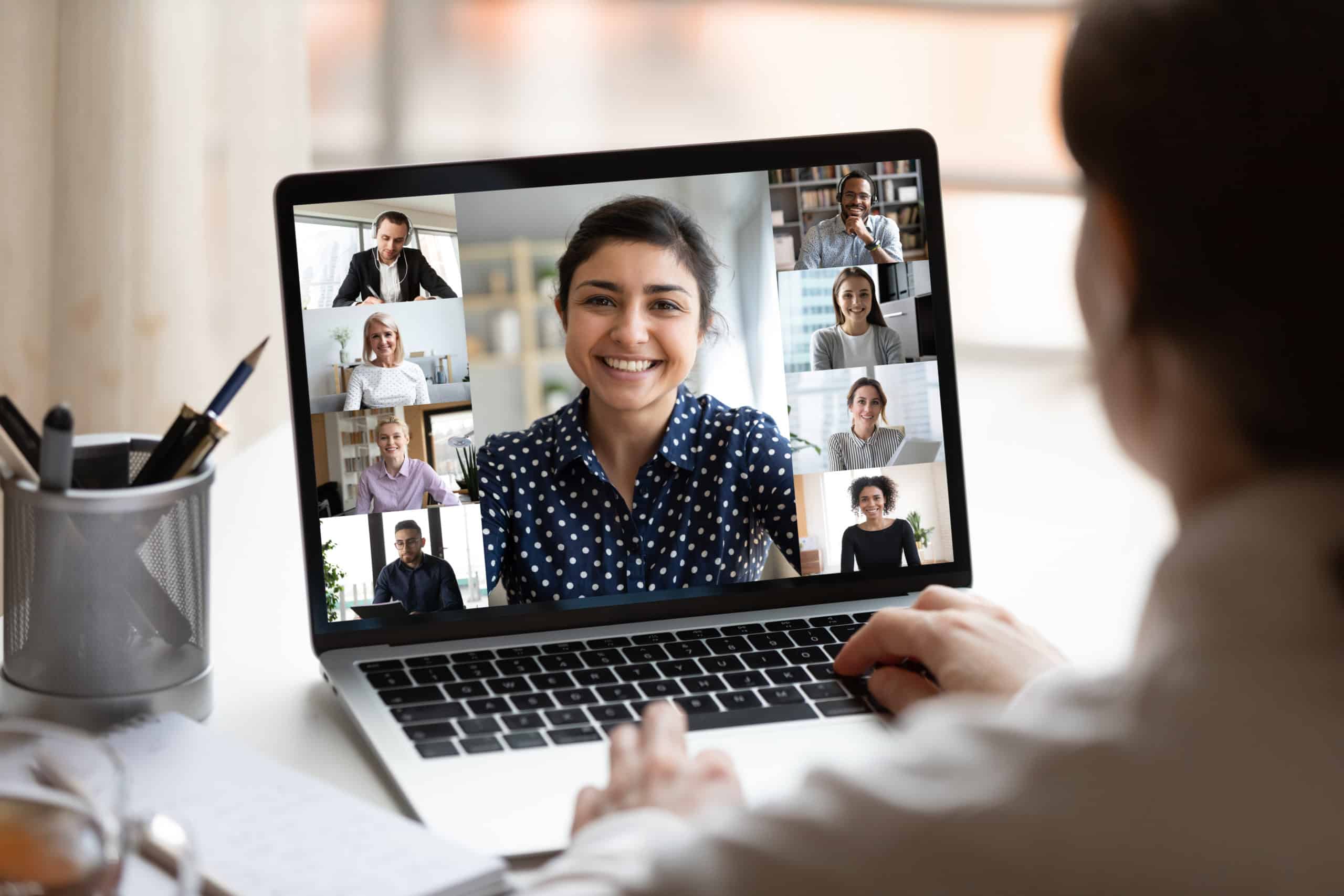 Video-Call mit einer Übersetzerin