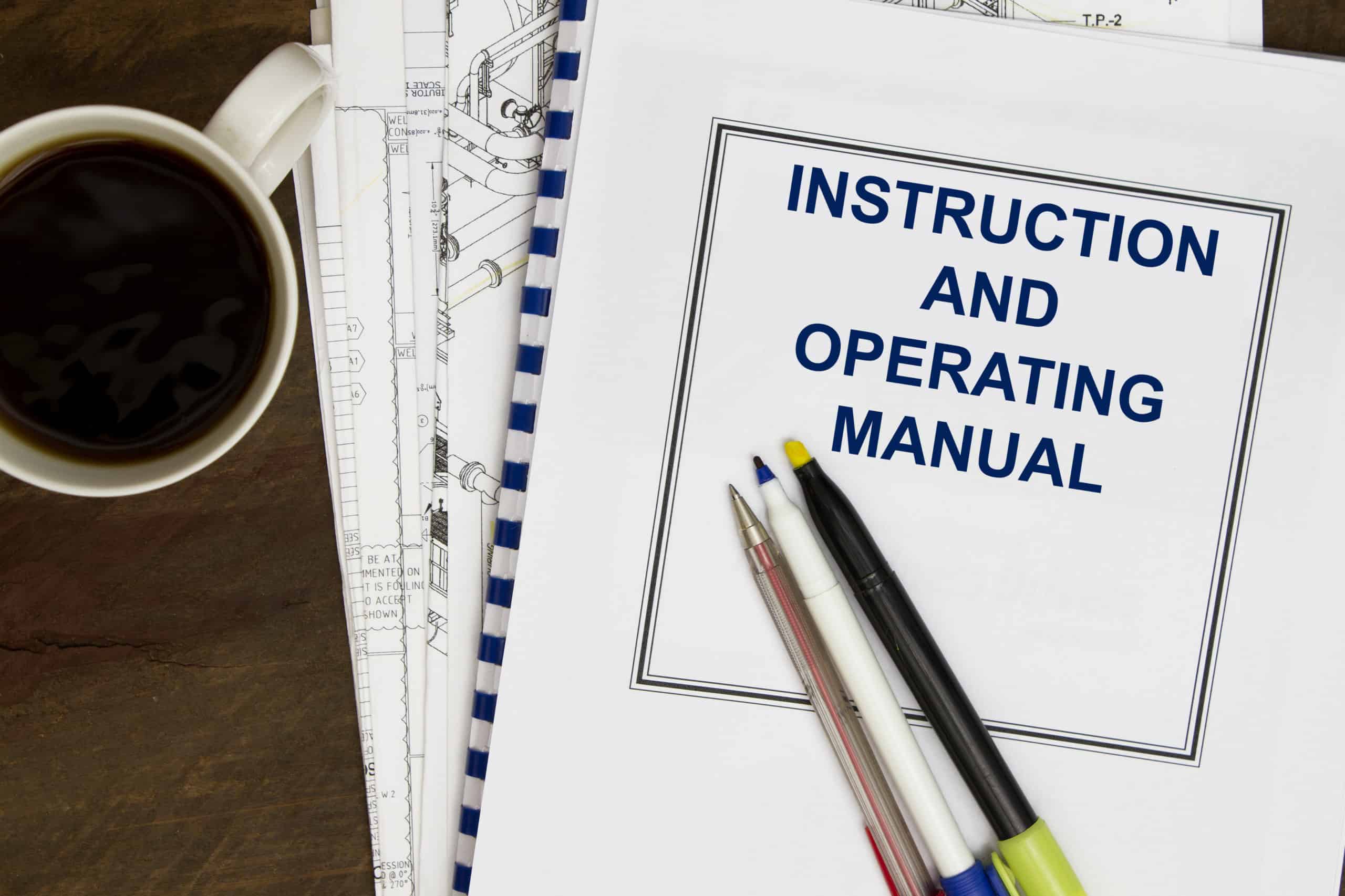 Es ist ein Ordner mit der Aufschrift Instruction and Operating Manual dargestellt.